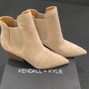 BRAND NEW Kendall + Kylie Finley Booties